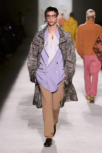 Look 26